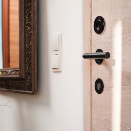 Nuki Smart Door aus Holz